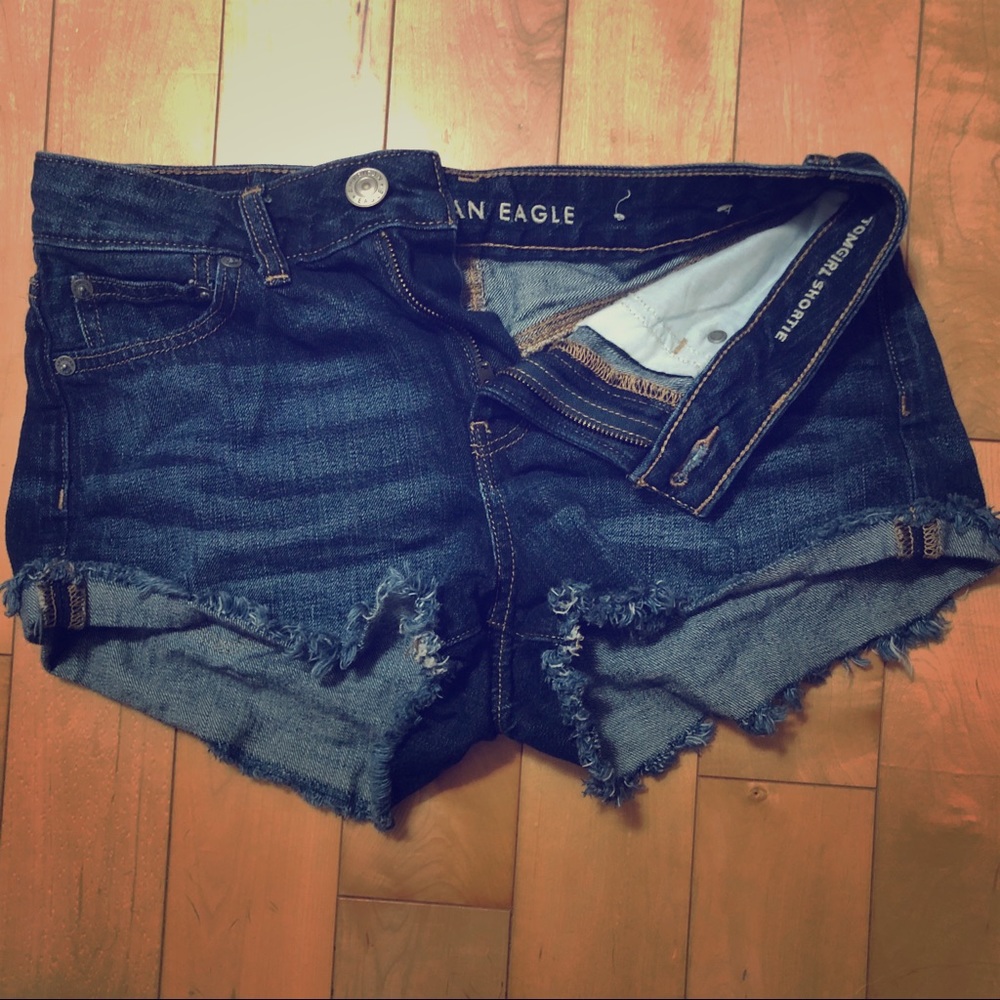 American Eagle tomgirl shorts